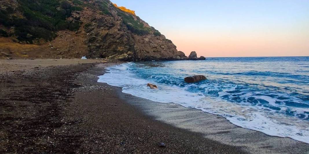 Yaz bitmeden burayı keşfedin! Doğanın saklı cenneti: Eşsiz koy iz bırakan manzarasıyla hafızalara kazınıyor 6